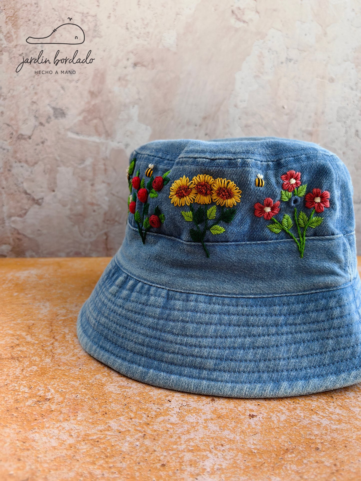 Bucket hat jardín abejitas (sobre pedido)