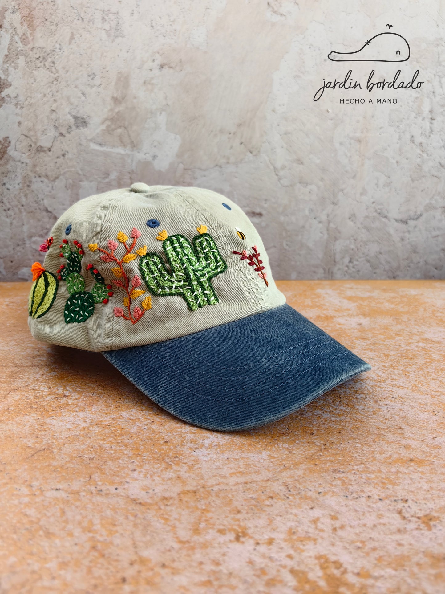 Gorra cactus abejitas (sobre pedido)