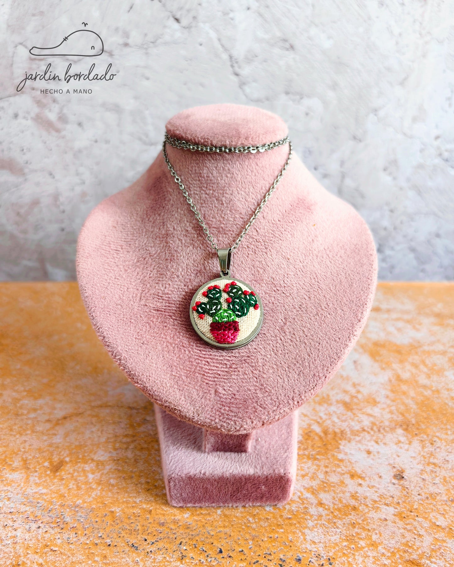 Collar cactus macetita