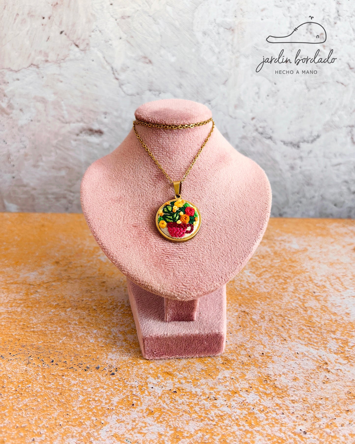 Collar tacita de flores