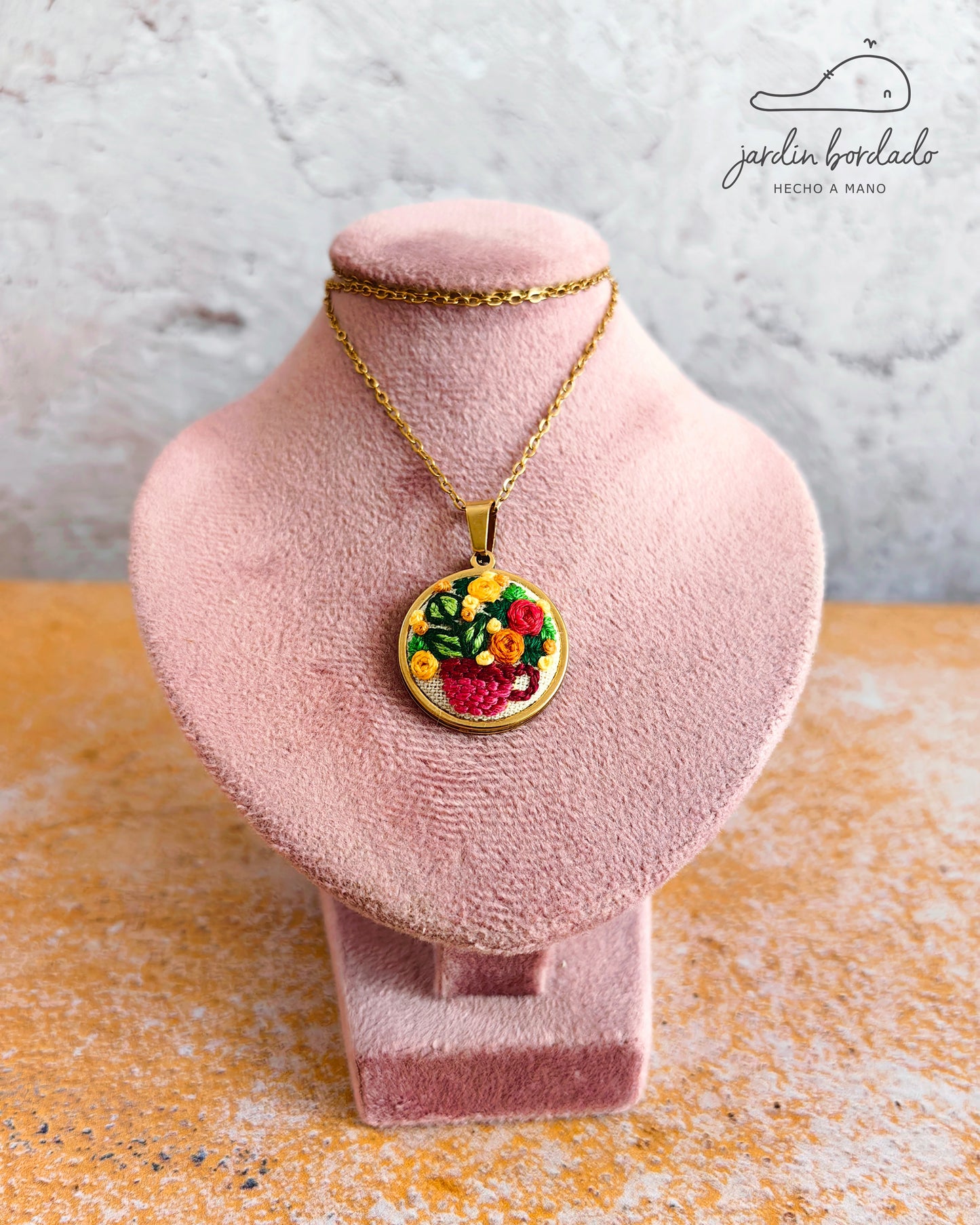 Collar tacita de flores