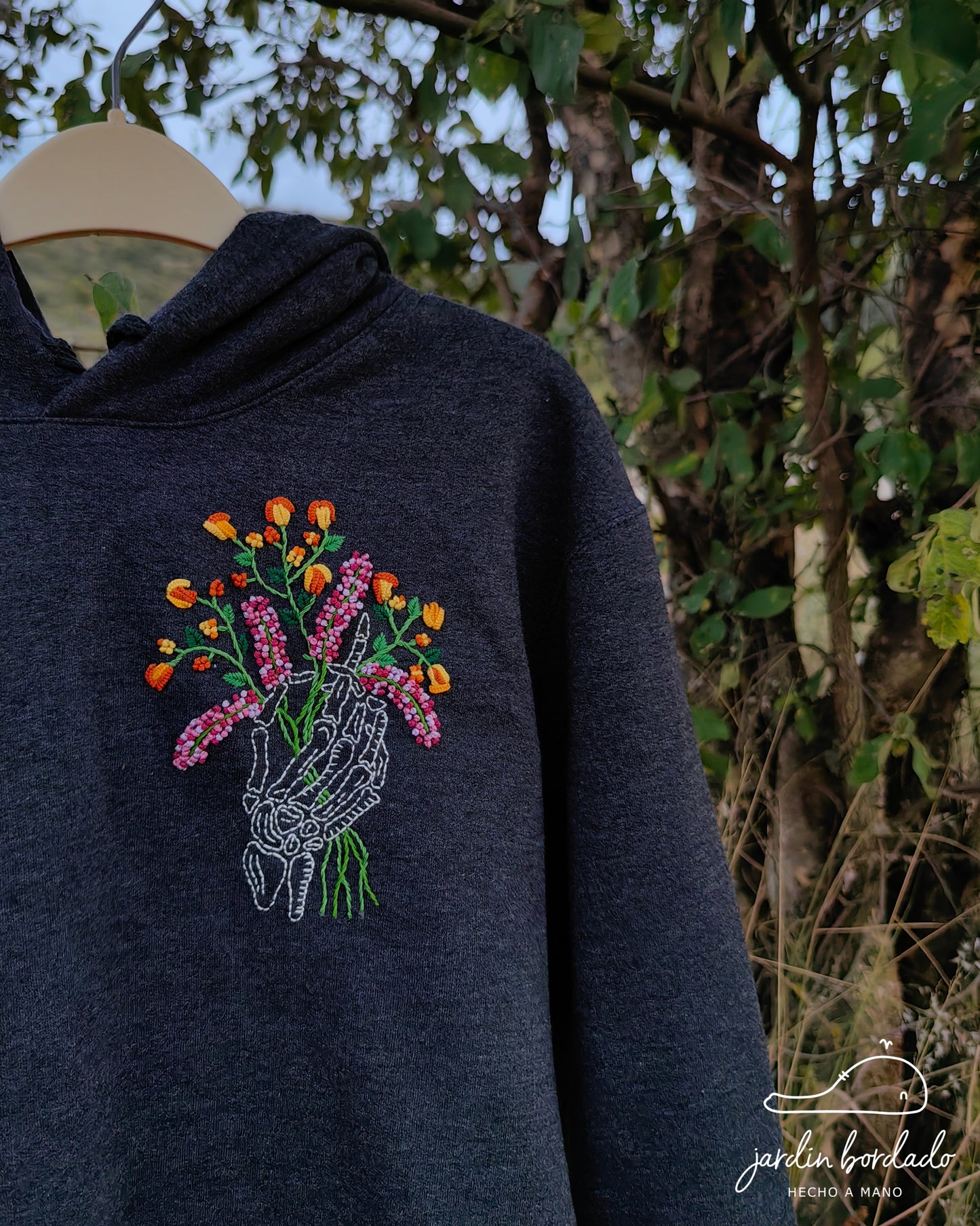 Sudadera ramo de flores (Sobre pedido)