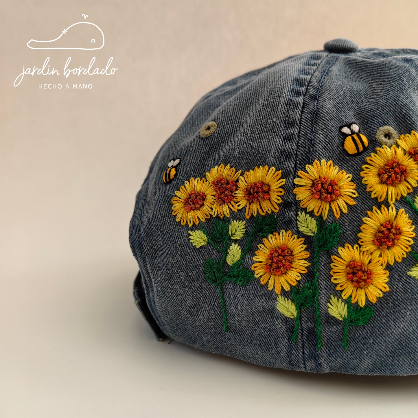 Gorra jardín de girasoles (sobre pedido)