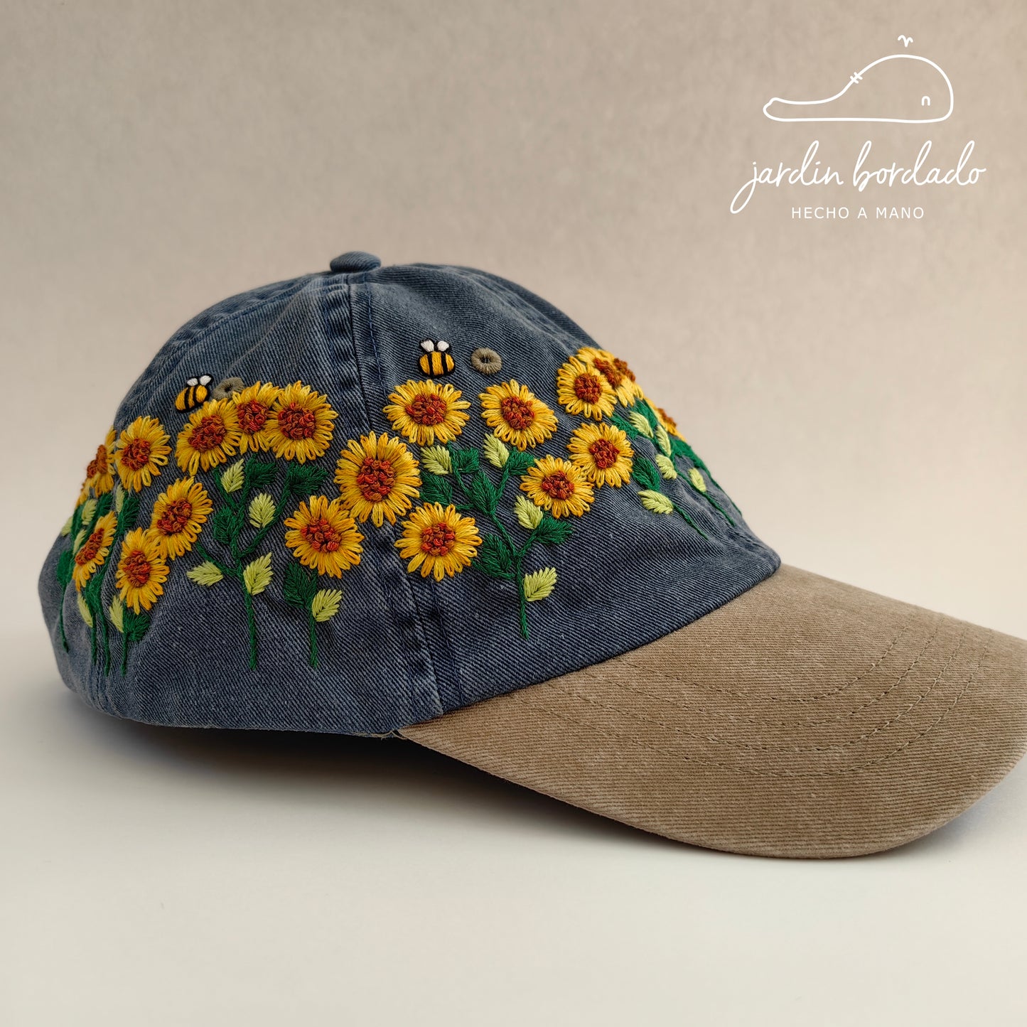 Gorra jardín de girasoles (sobre pedido)