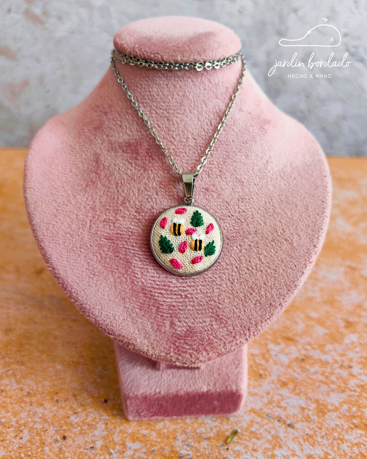 Mini collar abejitas