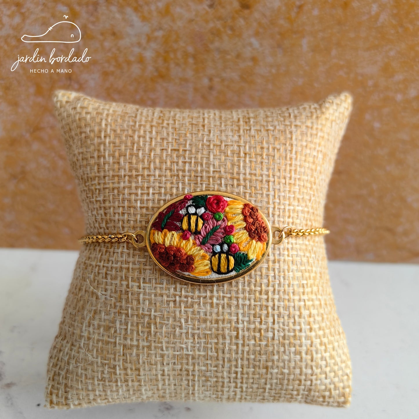 Pulsera girasoles con abejitas