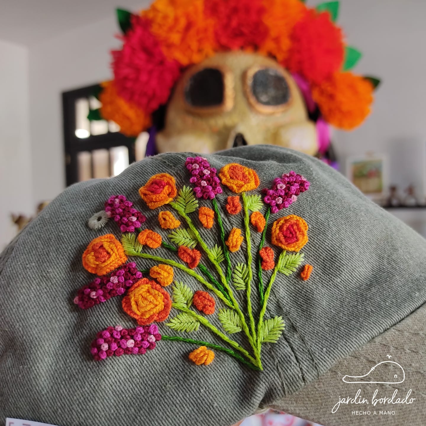 Gorra cempasúchil (sobre pedido)