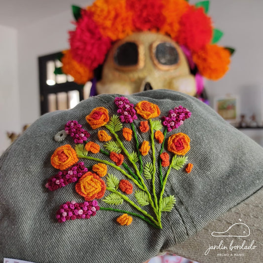 Gorra cempasúchil (sobre pedido)